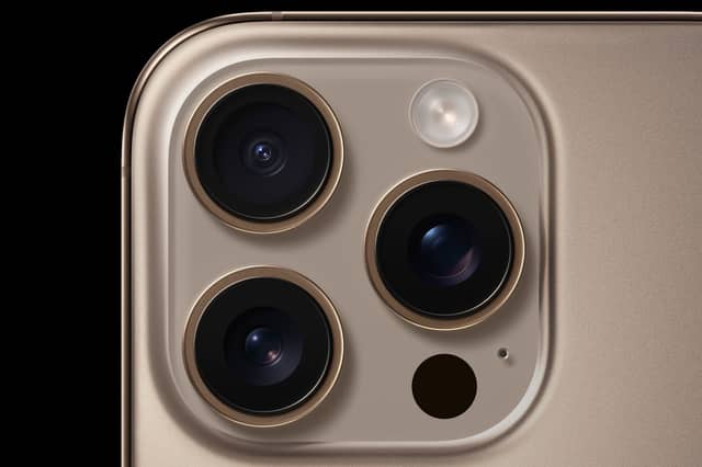 3 Iphone cameras